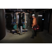 HL2-LED ALKALICZNA LATARKA CZOŁÓWKA MILWAUKEE 4933471286