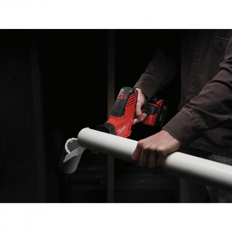 C18 HZ-402B AKUMULATOROWA PIŁA SZABLASTA MILWAUKEE 4933441340