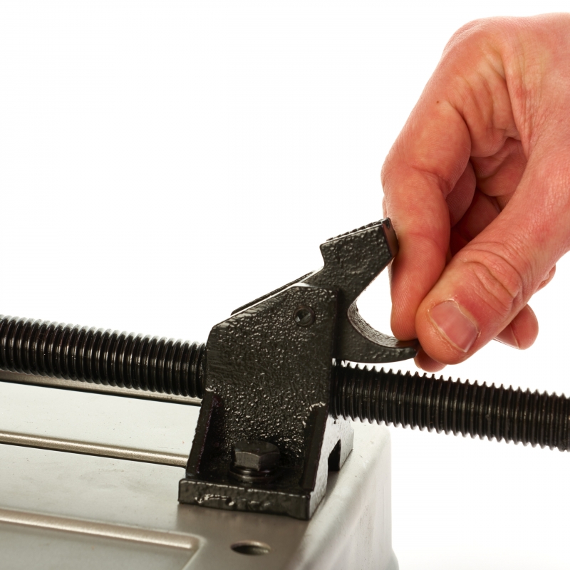 CHS355 PRZECINARKA DO METALU MILWAUKEE 4933411760