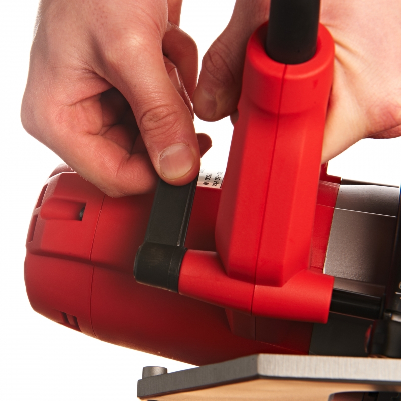 CS60 PILARKA TARCZOWA MILWAUKEE 4933419225