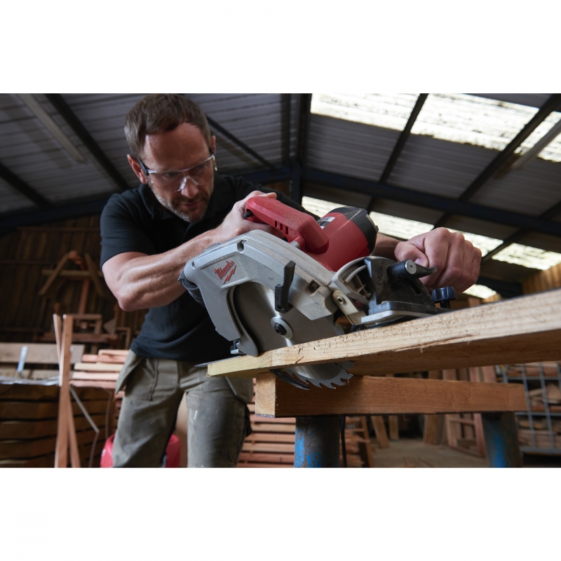 CS85CBE PILARKA TARCZOWA MILWAUKEE 4933451116