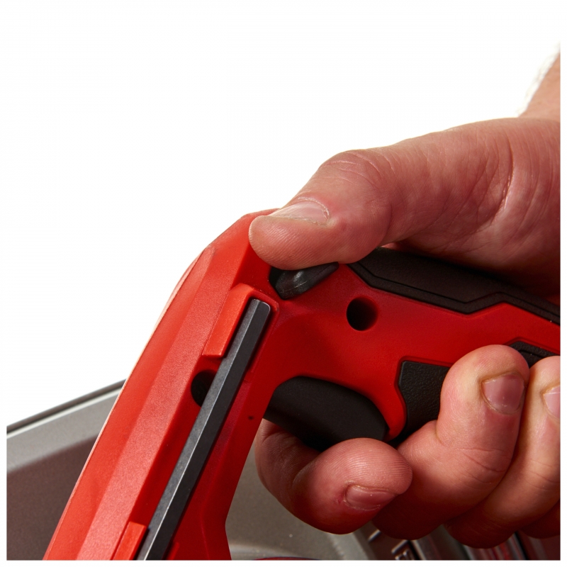 CS85CBE PILARKA TARCZOWA MILWAUKEE 4933451116